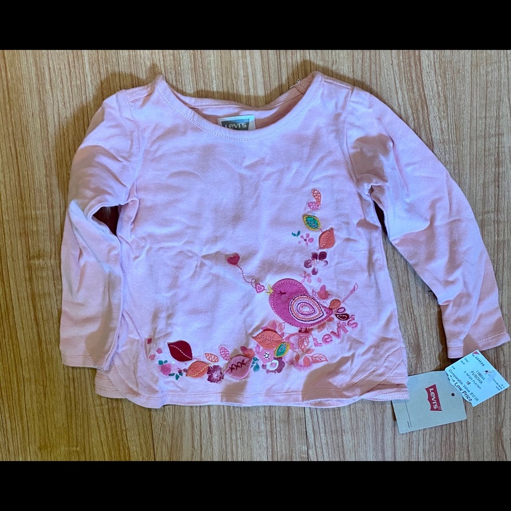 Levi long sleeved shirt